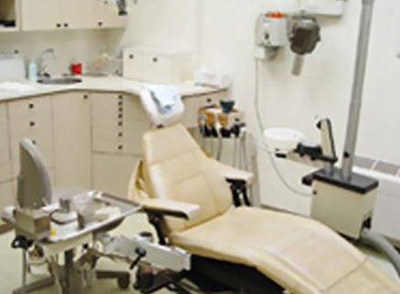 ①待合②受付③診療室