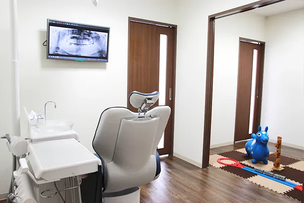 【武蔵中原駅より徒歩10分】キッズルーム完備！口腔がん診断も可能な口腔外科専門医「ふじかわ歯科クリニック」