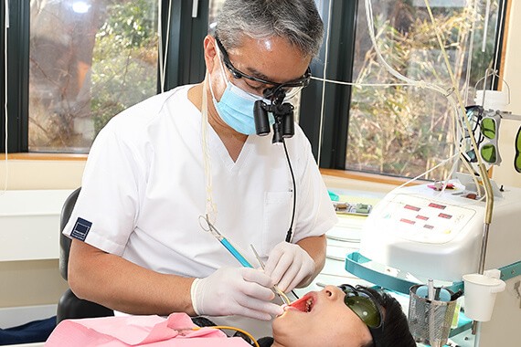 歯周病専門医による歯周病治療が受けられます