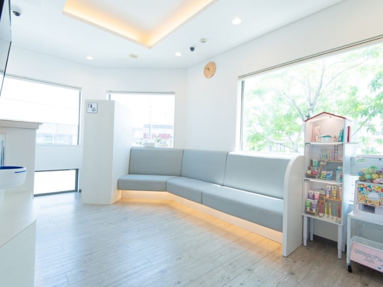 ①受付②待合室③キッズスペース