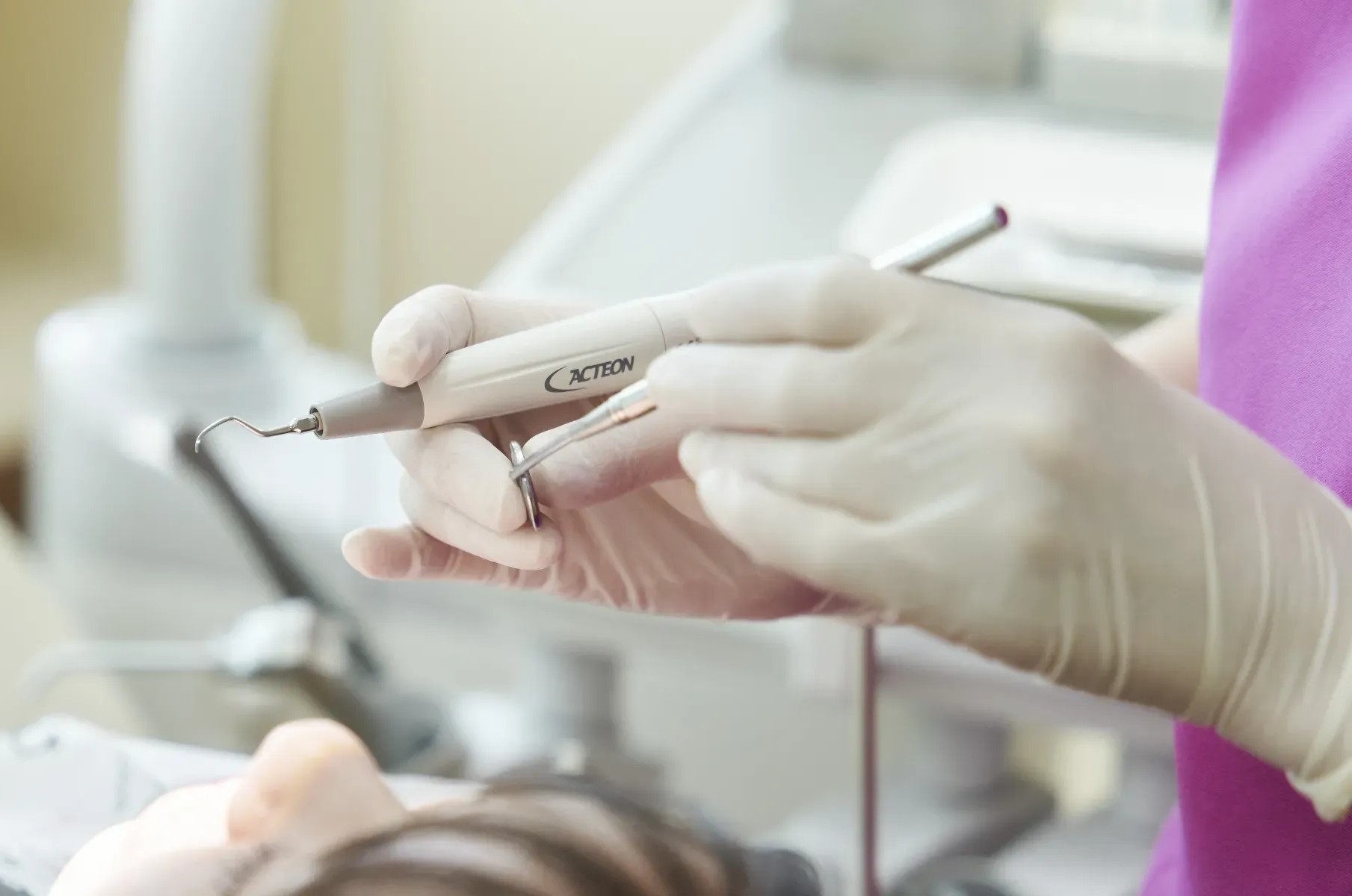 定期検診時に歯周ポケットの測定を行い、「歯周診断書」を作成しています