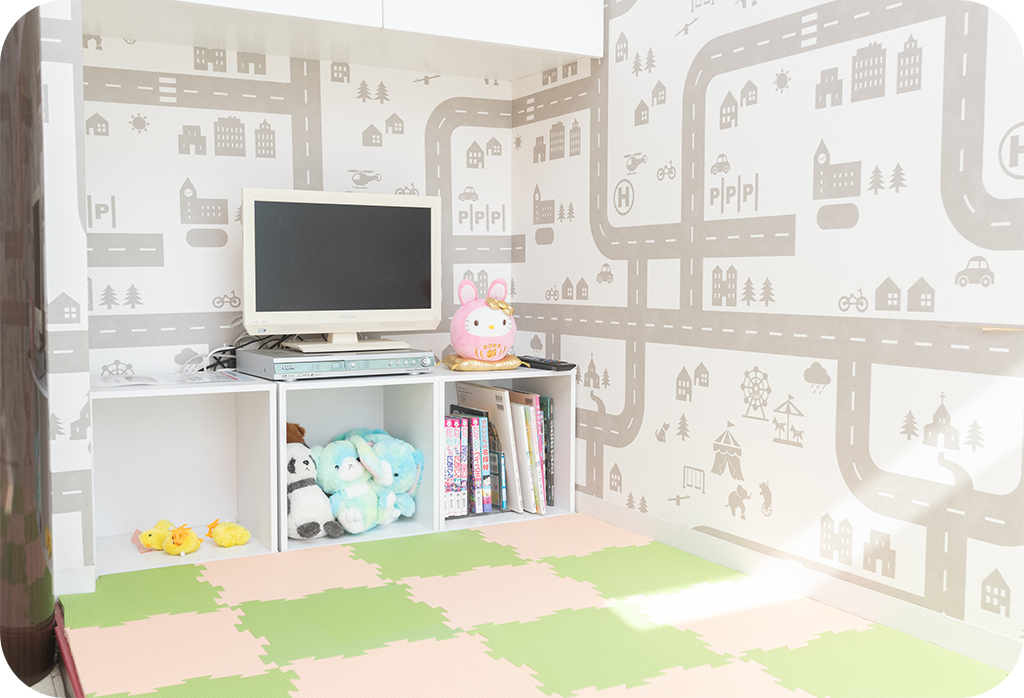 お子様がキッズコーナーにて治療まで退屈せず過ごせます