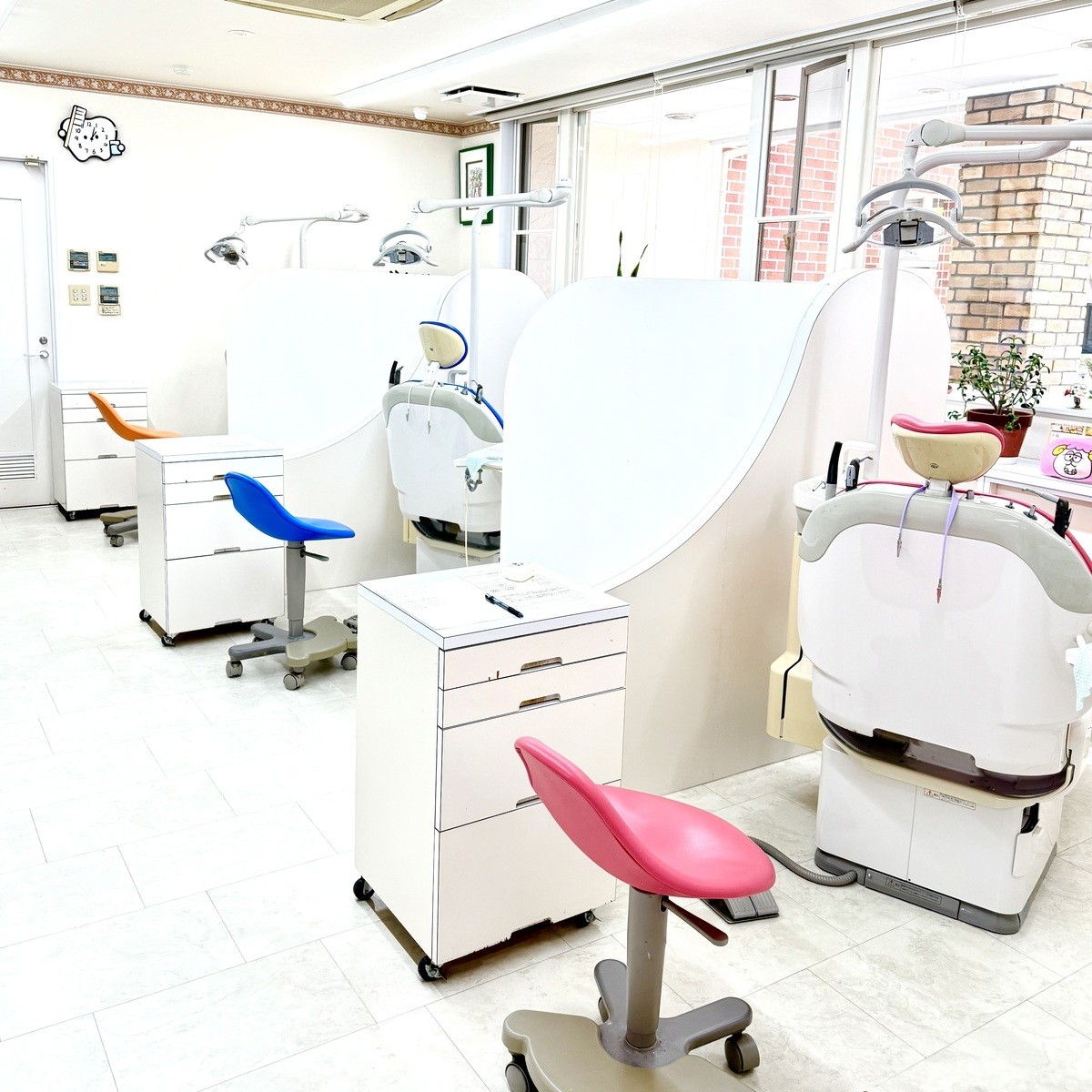 各診療台は区切られております