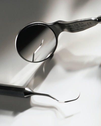 患者様が生涯にわたりご自身の歯で食事や会話を楽しめるよう支えていきます。