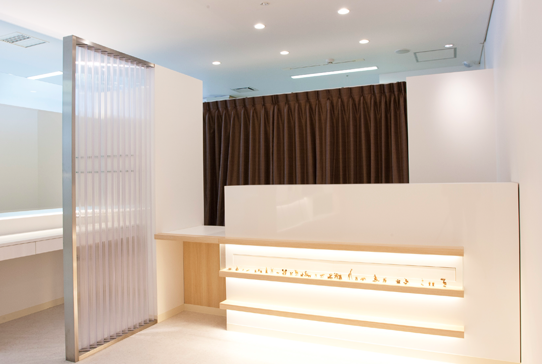 ①診療室②受付③化粧室