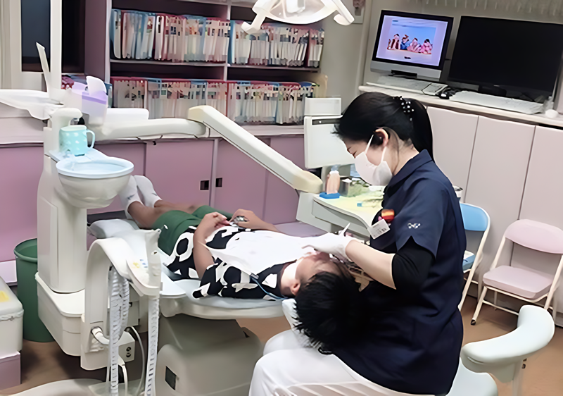 マイオブレースによる早期矯正で抜歯不要の自然な歯並び改善を実現