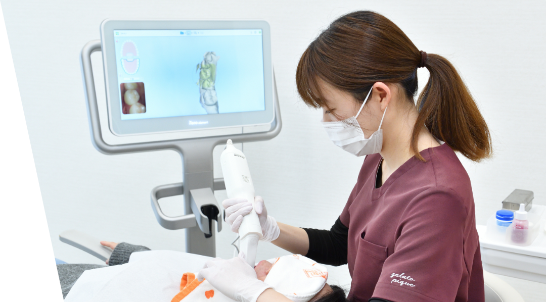 デジタルレントゲンによって正確な矯正治療を行います