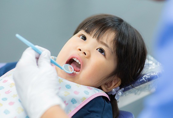 治療だけでなく、歯磨き指導や食生活のアドバイスも丁寧に行い、ご家庭でのケアを支えています。