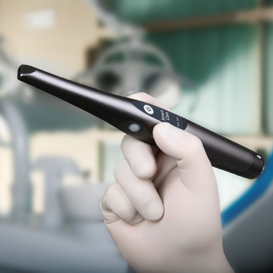 舌の汚れや口渇、歯周病などが主な口臭の原因となります