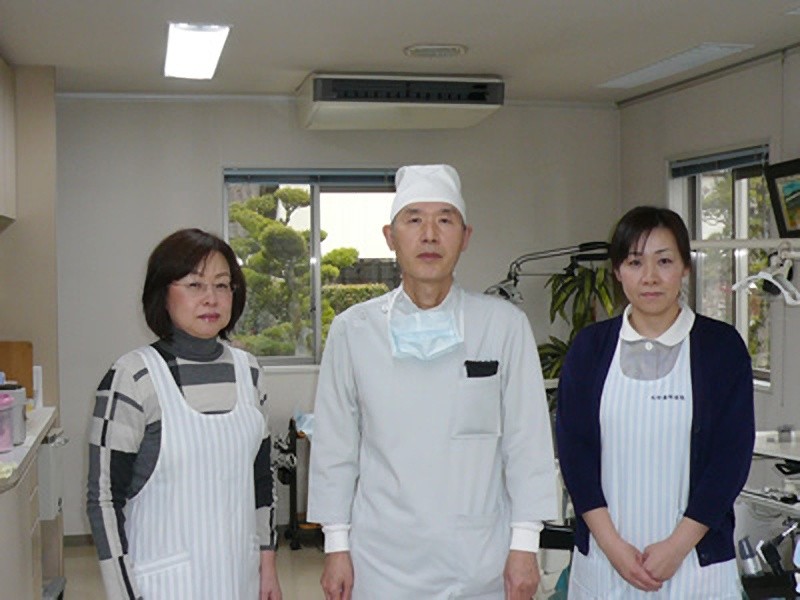 ①医院外観②待合室③診療室
