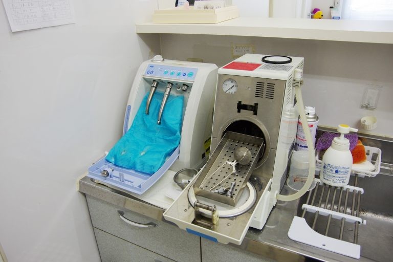 治療器具の滅菌は徹底されています