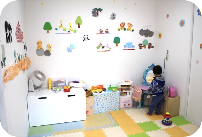 外観・待合室・キッズスペース