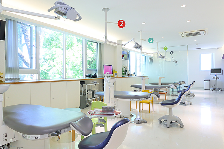 お子様の笑顔を大切にする専門クリニック