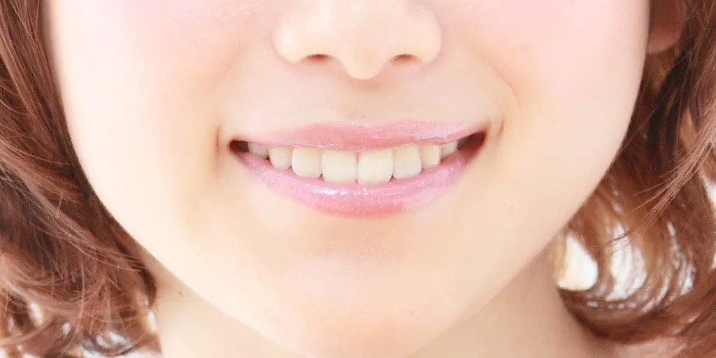 健康で美しい素敵な笑顔を