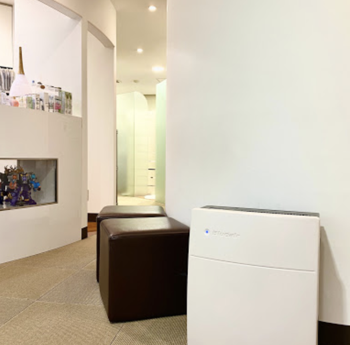 ①外観②受付③待合室