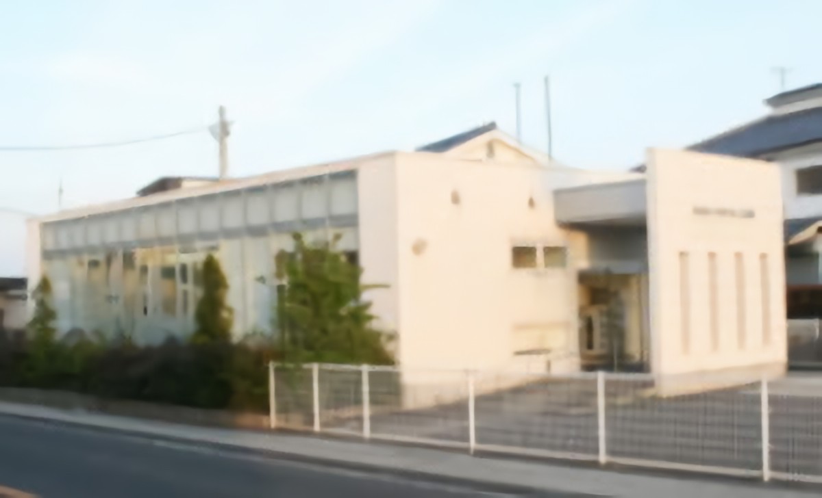 ①外観②受付③待合室