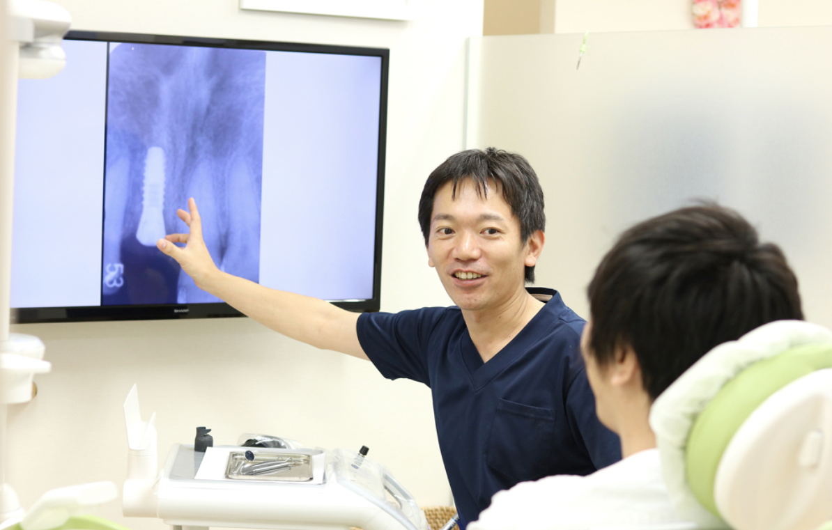 インプラント治療説明の様子