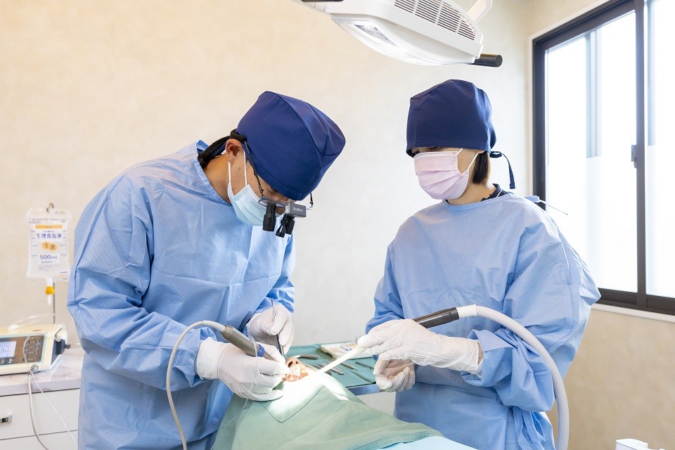 骨が不足している難症例の骨造成にも対応しています