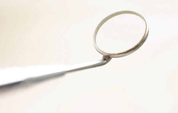 丁寧なプラークコントロールで歯周病の進行を防ぎます