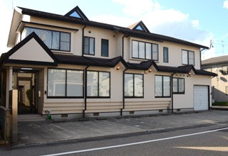 ①外観②受付③診療室