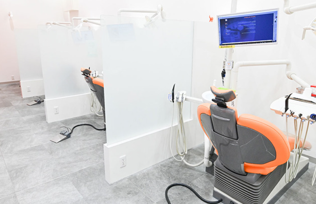 ①外観②受付③治療室