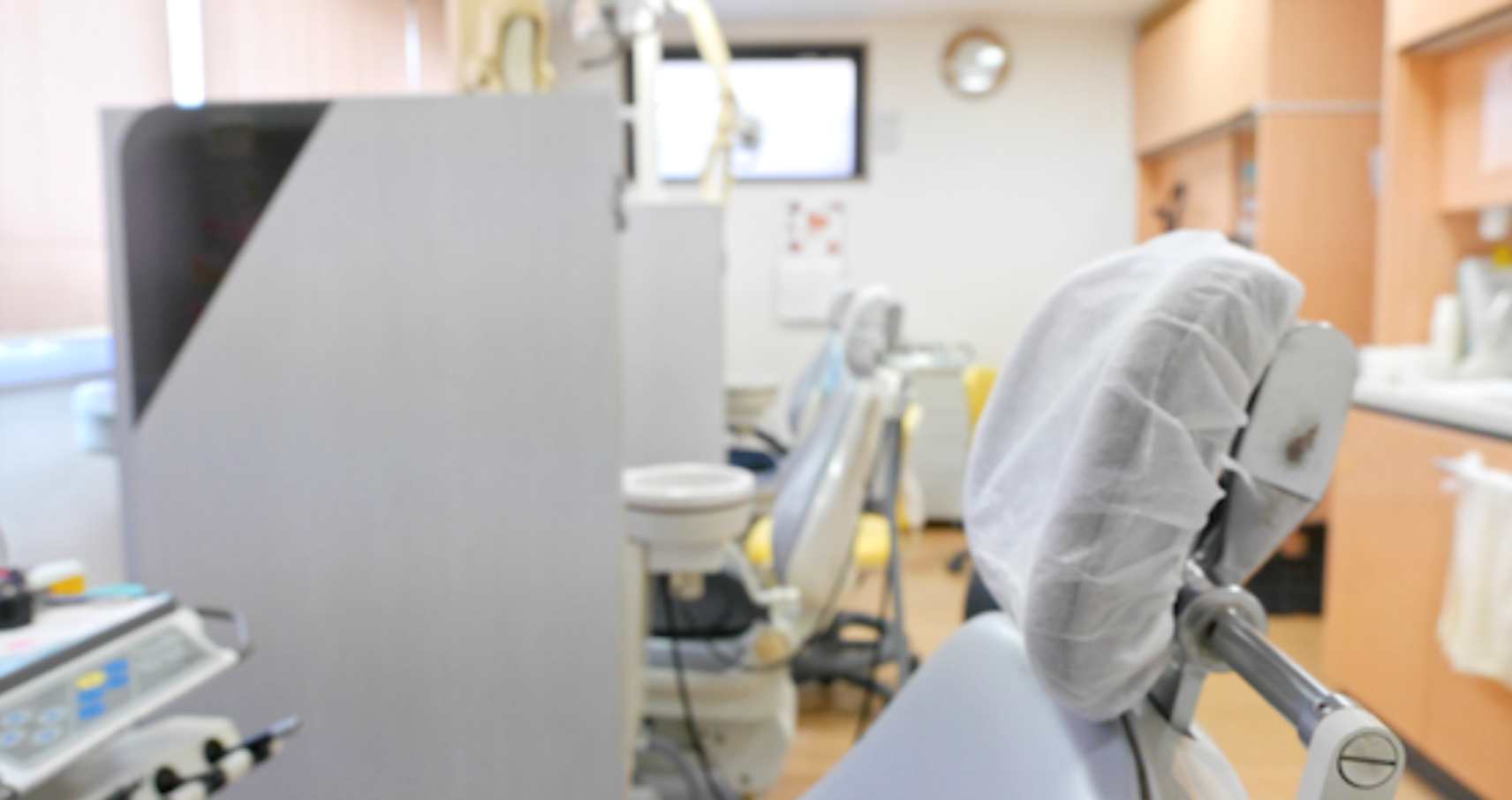 ①診療室 ②受付 ③診療時間