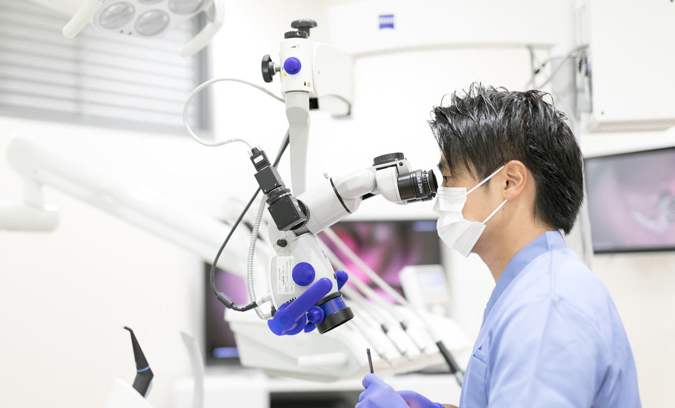 マイクロスコープを使用したむし歯治療