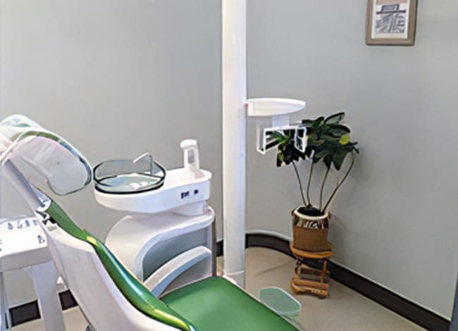 口腔内の不調に対し、専門的視点で丁寧に診察