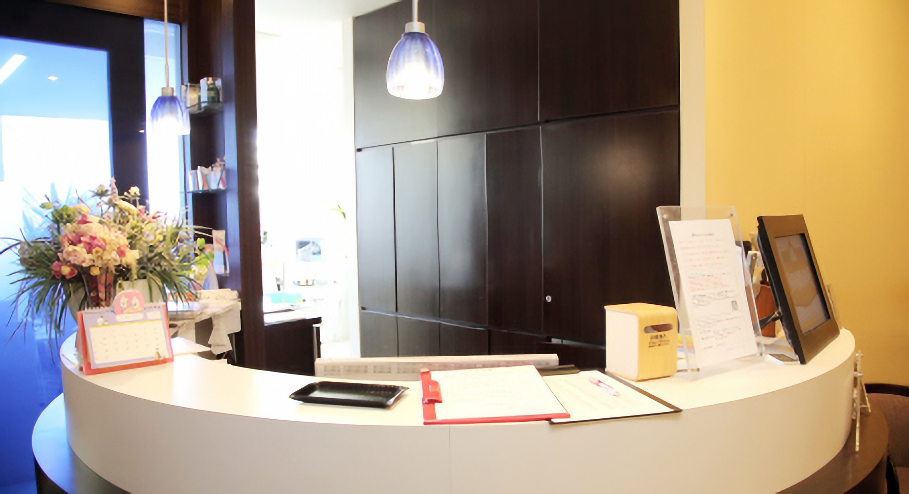 ①えきマチ1丁目佐世保内②受付③診療室