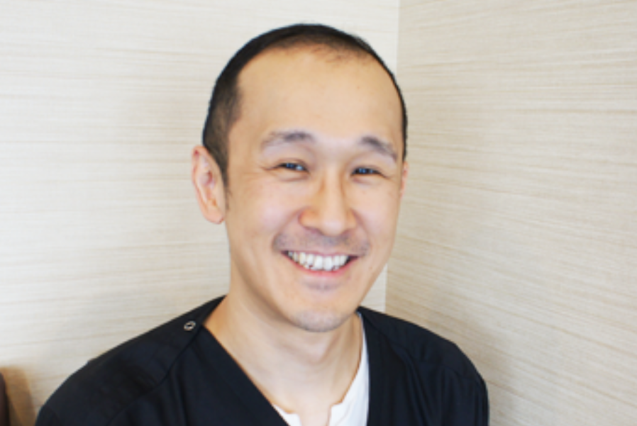 院長の浅井友宏（アサイトモヒロ）