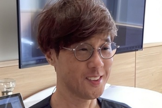 院長の原田　俊之