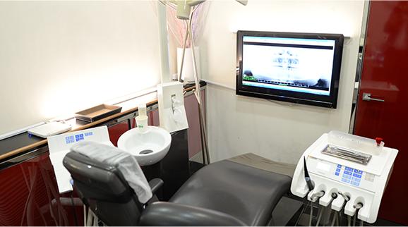 新宿駅南口徒歩5分・完全個室診療のウェル西新宿デンタルクリニック