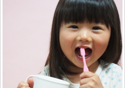 治療前のトレーニングで歯医者嫌いを防ぐ取り組み