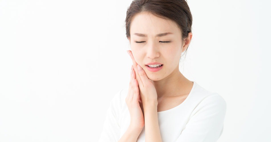 歯石やプラークの除去を行い、歯ぐきの状態を改善していきます。