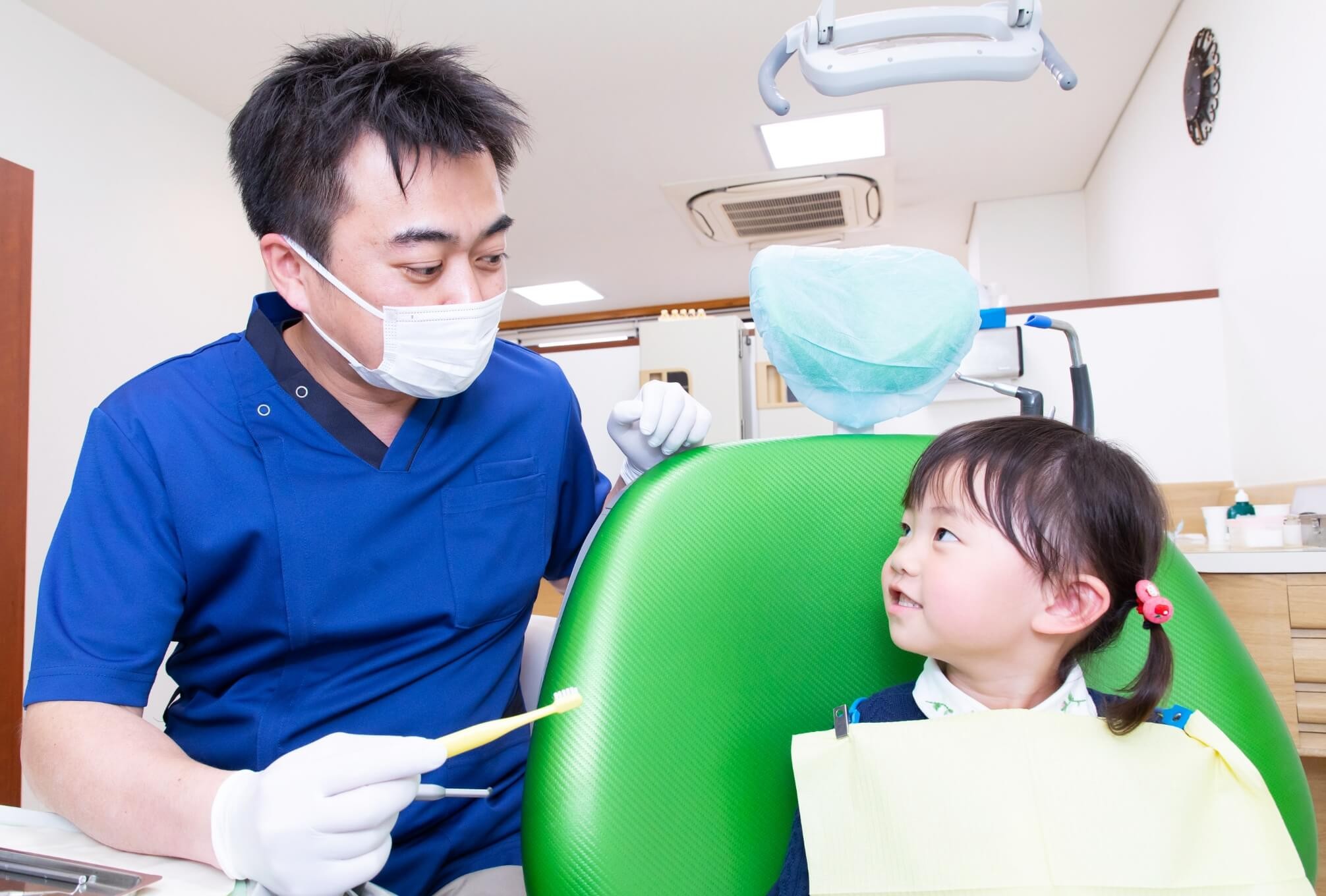 お子様の生涯を見据え抜歯リスクを抑えた治療を提案