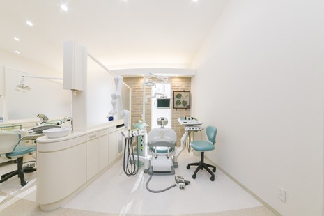 診療ユニットはそれぞれ区切られているのでご安心ください