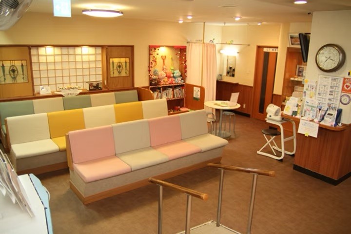 ①入口②受付③待合室