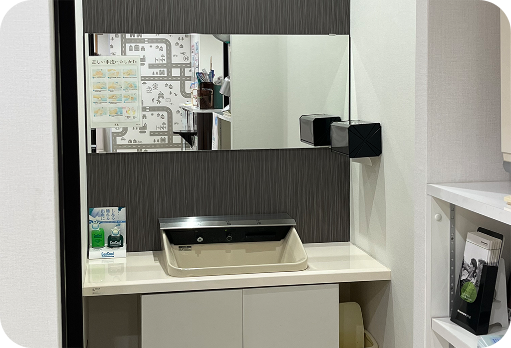 パウダールームにてお口のチェックが行えます