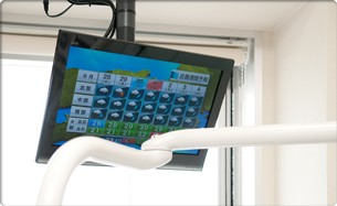 患者様が食事や会話をいつまでも楽しめるよう、日々のセルフケアと定期的なメンテナンスの両面から健康づくりを支えています。