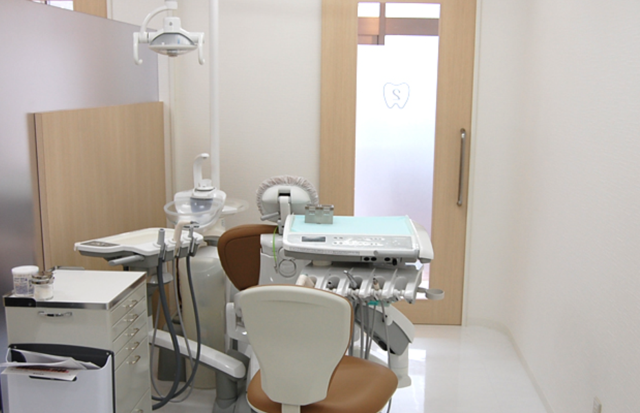 【吉祥寺駅から徒歩8分】【日本審美学会所属の女性院長】なるべく抜かない削らない予防重視のなお歯科クリニック