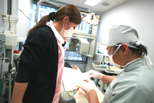 【本町駅8番出口より徒歩1分】【日本歯科人間ドック学会認定医 在籍】予防に特化した「予防型歯科診療」を提供する鷲尾歯科医院