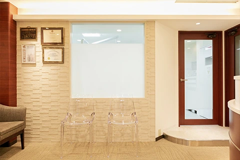 【長堀橋駅 徒歩3分】噛み合わせとインプラントの専門医が在籍するおのだ歯科医院