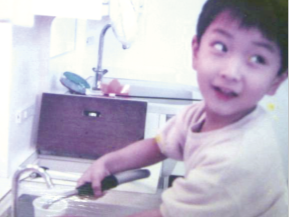 子どもが楽しみながら治療器具に触れられるトレーニングコーナーを設置しています