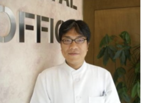 院長の菊池俊