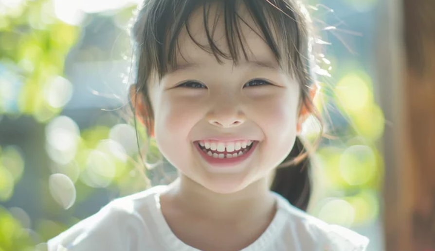 お子様の歯並びが気になる方は、ぜひ一度えみたす歯科・矯正歯科で無料相談をお受けください。