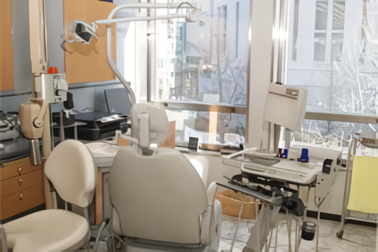 歯周病は自覚症状がほとんどなく、歯が抜け落ちるまで気付かないケースも多い疾患です