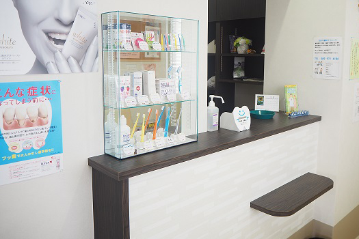 ①外観②受付③キッズスペース