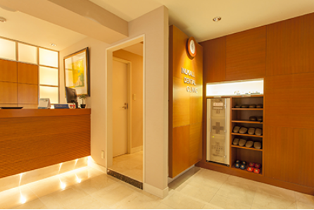 ①受付②クリニック外観受付③受付