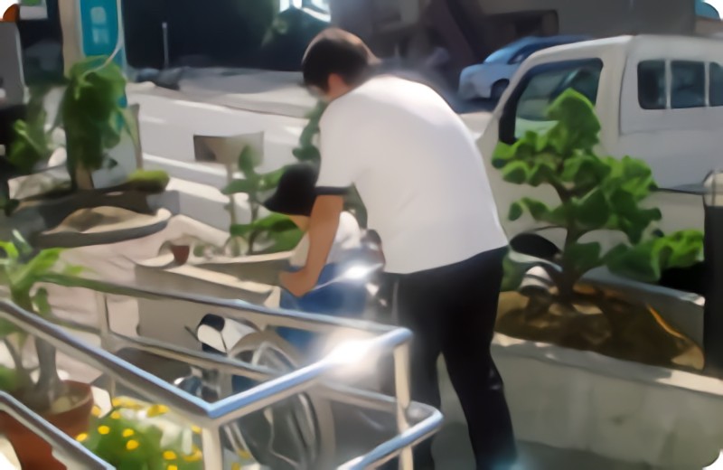 ①外観②スロープ完備③チャイルドコーナー