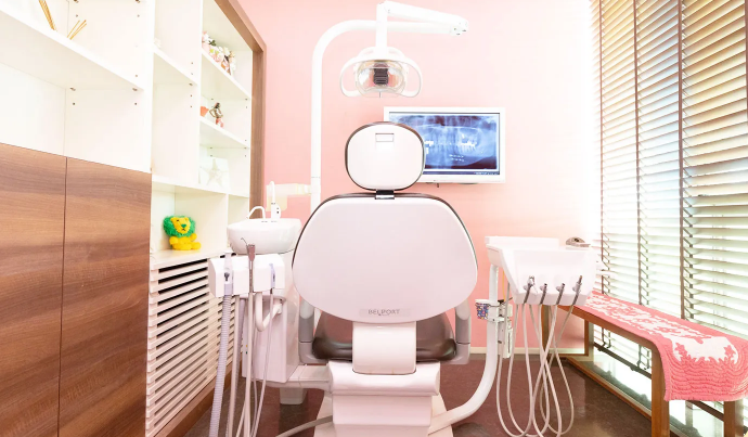 ①待合スペース②診療ユニット③キッズスペース